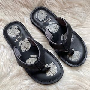 clark’s women’s flip flops